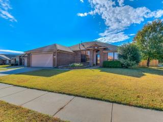 10644 36th Pl, Yukon, OK 73099-3369