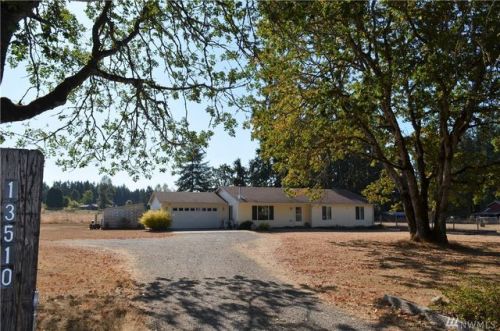 13510 Military Rd, Rainier, WA 98576-9429