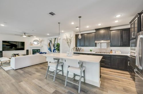 1557 Jackson St, Carrollton TX 75006-6253 exterior