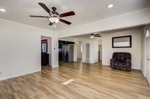 8307 Quimby St, Paramount, CA 90723-2728
