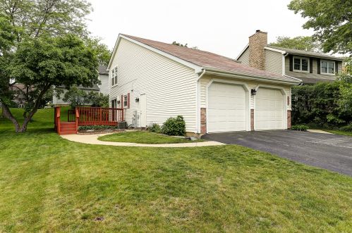 642 Stout Ct, Gurnee, IL 60031-3133