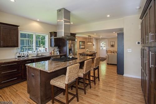 37 River Styx Rd, Hopatcong, NJ 07843-1827