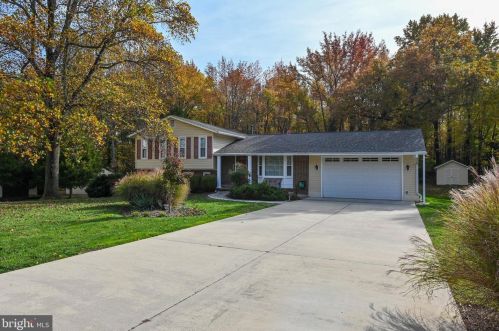 1207 Pony Trail Cir, Edgewater, MD 21037-4523