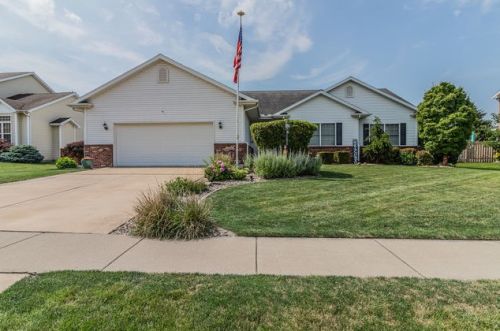 1711 Grand Ave, Saint Joseph, IL 61873-8415