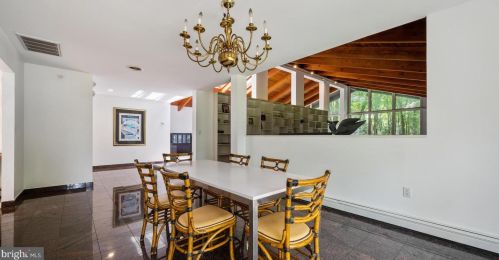 69 Bayberry Rd, Princeton NJ  08540-7418 exterior
