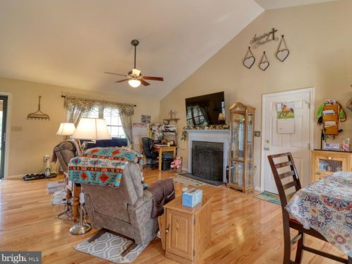 2888 Vaughn Summit Rd, Richmond National Battlefiel, VA 22835-7702