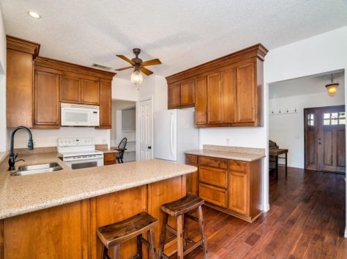 2139 Lavaca Trl, Carrollton TX 75010-4025 exterior