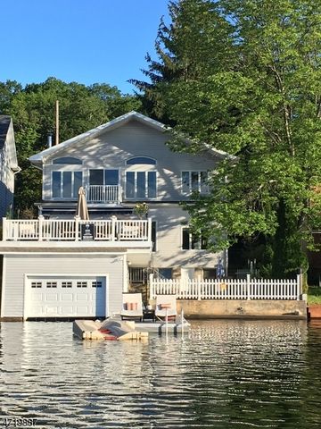 309 Squaw Trl, Andover, NJ 07821-2967