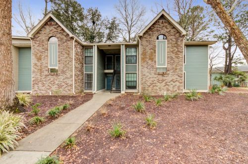 1869 Montclair Dr, Mount Pleasant SC  29464-9588 exterior