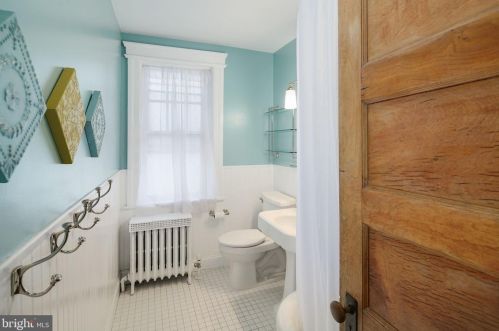 409 Warwick Rd, Tavistock NJ 08033-3829 exterior