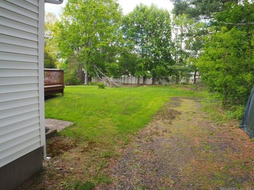 22 Tankwood Rd, Wallingford, CT 06492-1816