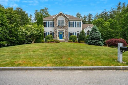 19 Eastgate Rd, Derry, NH 03038-3816