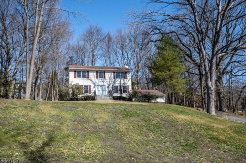 18 Fords Rd, Dover NJ  07869-2146 exterior