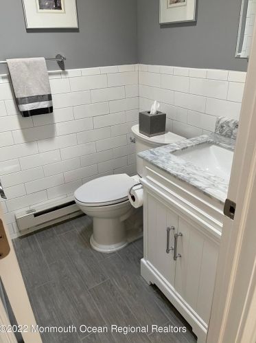 20 Hanover Ct, Tinton Falls NJ 07701-5421 exterior