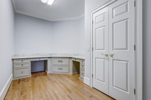10 Highland Valley Ct, Atlanta GA  30327-4880 exterior