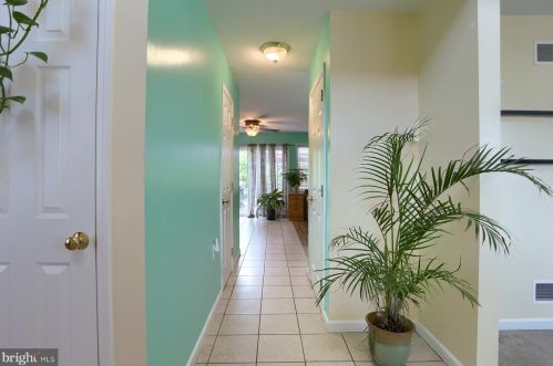 3252 Staunton Ave, York, PA 17315-4059