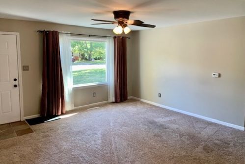 765 Jonette Ave, Bradley, IL 60915-1123