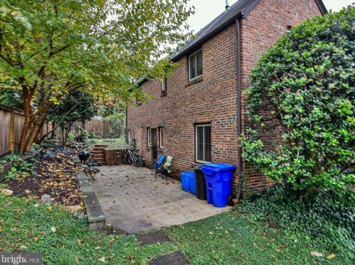 621 Greenbrier Dr, Silver Spring MD 20910-4230 exterior