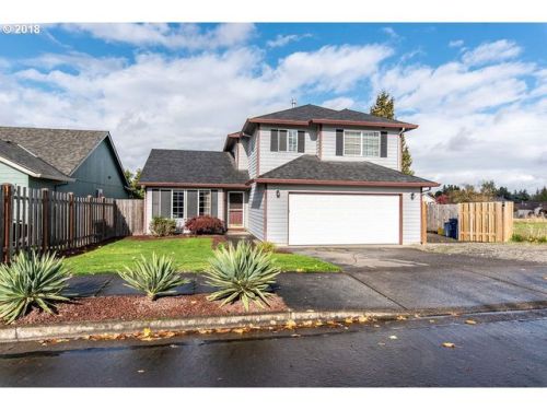 3227 26th St, Damascus OR  exterior