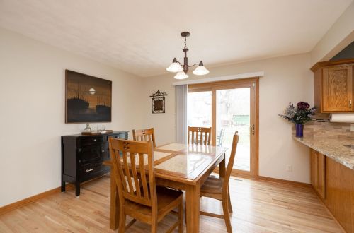 4266 Jasper Dr, Saint Paul MN  55122-2011 exterior