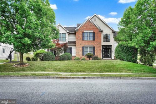 2724 Woodspring Dr, York, PA 17402-8521