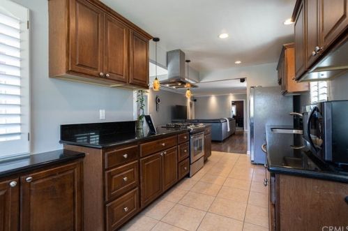 2019 Chilton Dr, Glendale CA  91201-1169 exterior