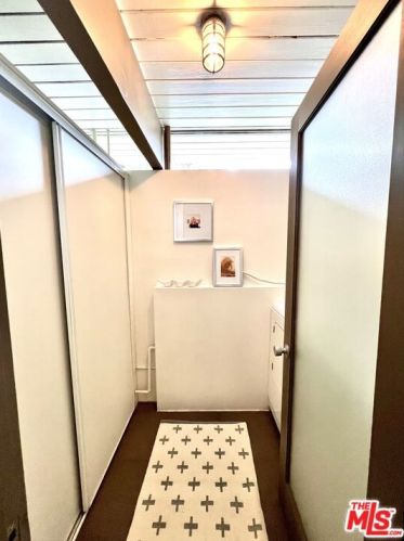 2430 Bywood Dr, Glendale CA  91206-4703 exterior