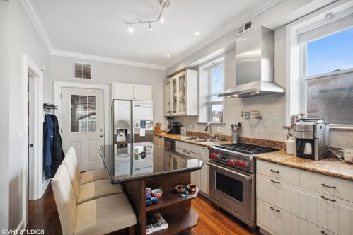 2034 Homer St, Chicago, IL 60647-4765