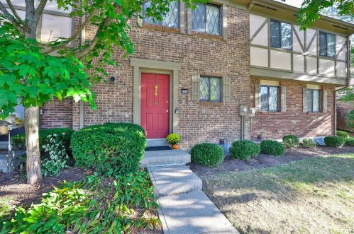 498 Halifax Cir, Cincinnati, OH 45244-1868