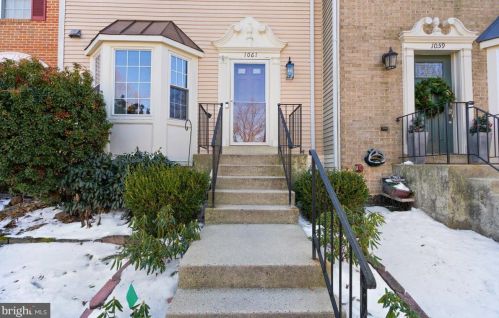 1061 Smartts Ln, Leesburg, VA 20176-4820