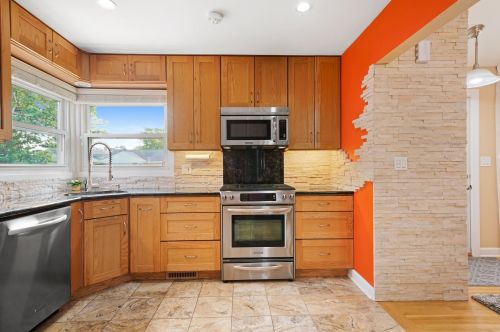 8830 Elmore St, Niles IL 60714-2413 exterior