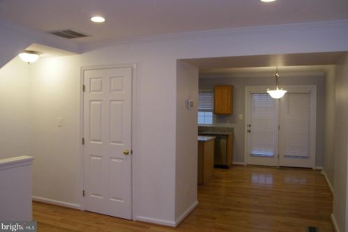 6406 Andrew Matthew Ter, Springfield VA  22150-7826 exterior
