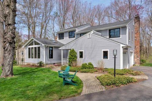 28 Jamestown Ct, Glastonbury, CT 06033-3923