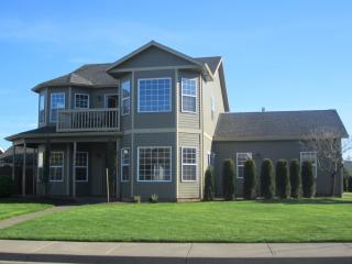 1226 Henrys Blvd, Woodburn OR  97071-8682 exterior
