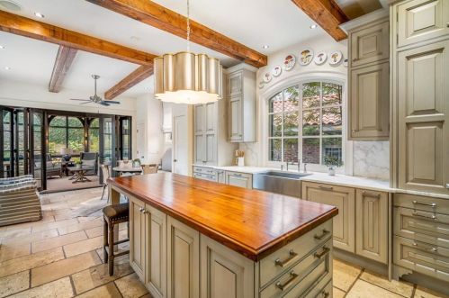 395 Beverly Rd, Atlanta GA  30309-2728 exterior