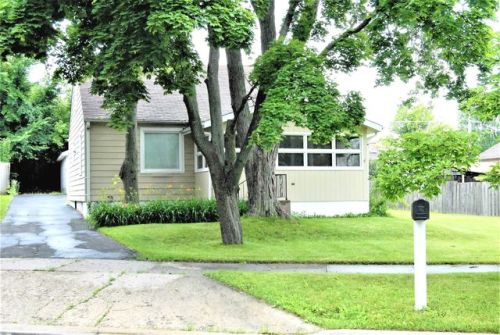 118 Pioneer Rd, Waukegan, IL 60085-4504
