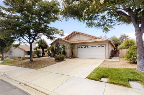 10490 Bel Air Dr, Beaumont, CA 92223-5582
