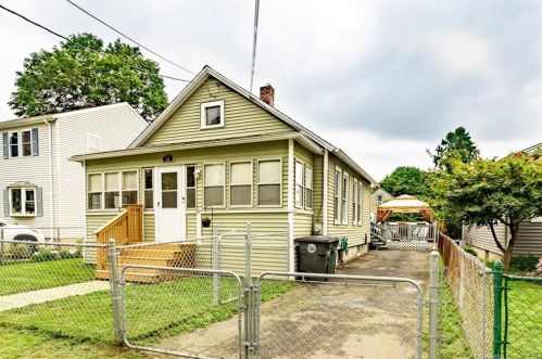 18 Hobson Ave, Milford, CT 06460-5415
