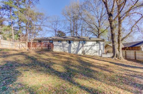 2192 Dering Cir, Atlanta GA  30345-1616 exterior