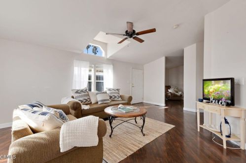 3905 Samuel Dr, Oxnard, CA 93033-6434