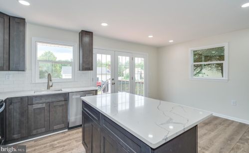 201 Pointfield Dr, Harpers Ferry WV 25425-5173 exterior