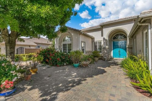 13536 Canyon View Dr, Yucaipa, CA 92399-5806