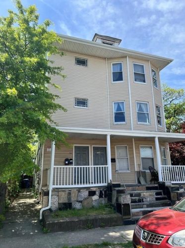 98 Carolina Ave, Providence, RI 02905-5404