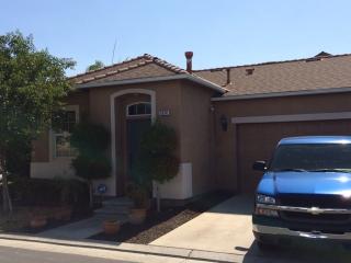 5574 Plum Ln, Fresno, CA 93711-5921