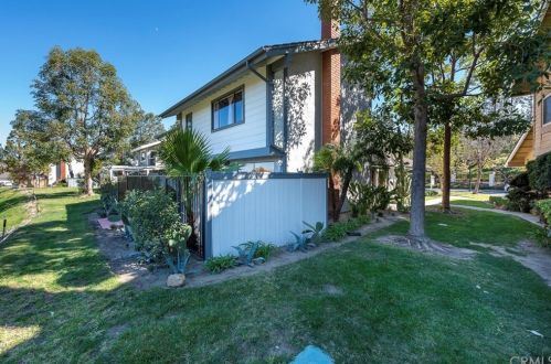 7315 Singingwood Dr, Anaheim CA 92808-1701 exterior