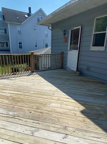 101 Division Ave, Huntington CT  06484-3907 exterior