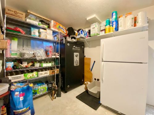 381 400, Smithfield UT 84335-1349 exterior