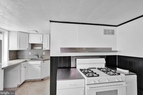 7 Pike St, Primrose PA  17901-8619 exterior