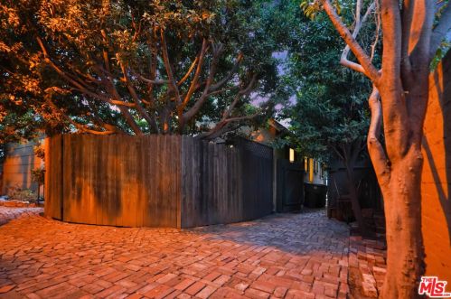 1212 Cedar St, Glendale CA  91207-1427 exterior