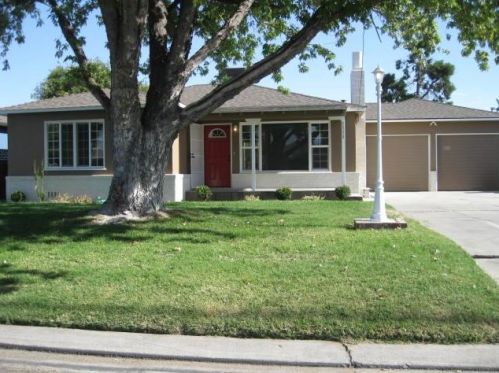 1111 Rose St, Turlock, CA 95380-5537